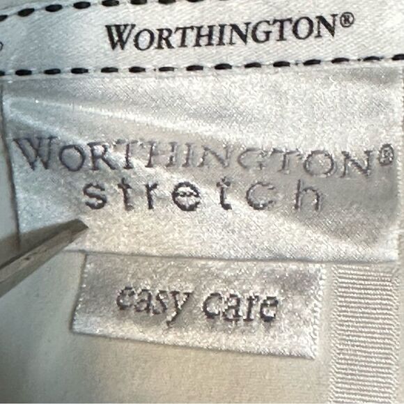 Worthington Women’s White Pinstripe Stretch Long Sleeve Dress Shirt Sz 6 - Picture 2 of 8
